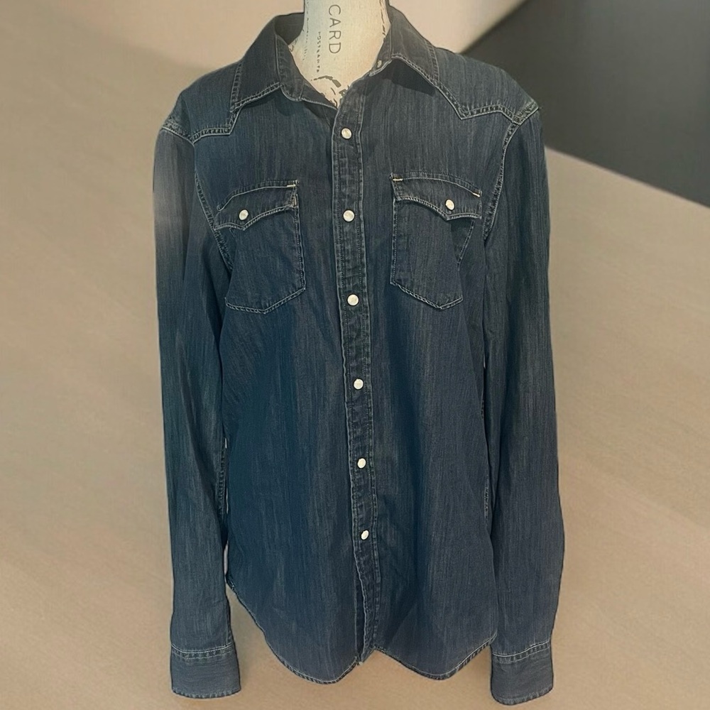 American Eagle Vintage Fit Denim long sleeve top w/ pearl snaps Size S/P